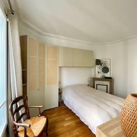 Appartamento 3p. 59m² Au Pied De Montmartre